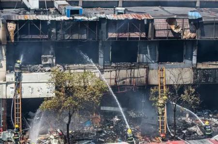 煤氣罐有沒忘關(guān)閥門？ 爆燃事故給餐館沉重警示